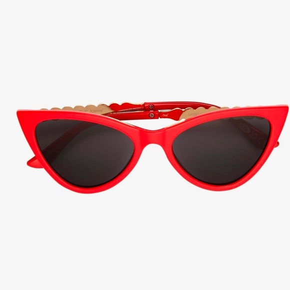 Betsey Johnson Bold Red Cat-Eye Sunglasses - Picture 1 of 4
